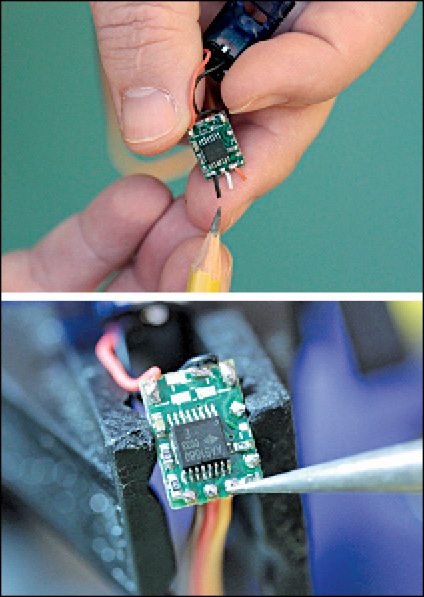 Fig. 16: De-soldering the wires from driver board