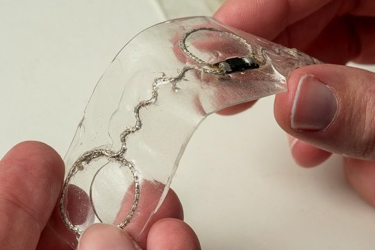 Stretchable antenna for wearables
