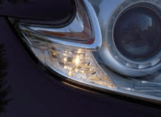 Automatic parking light circuit