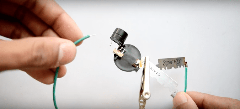 DIY Video: Simple Door Alarm System Using A Razor Blade