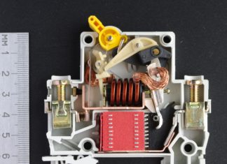 high voltage circuit breaker