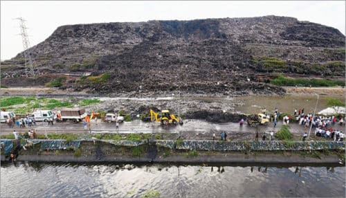 Ghazipur landfill in New Delhi (Credit: www.firstpost.com)