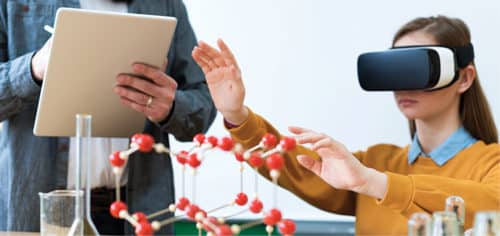 e-Learning through VR in the classroom (Credit: https://elearningindustry.com) 