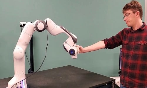 AI and ML Teach Robot A Coordinated Human-to-Robot Interaction