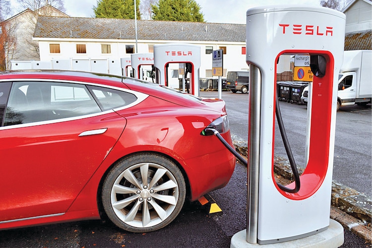 Wireless Charging Of Electric Cars: Close To Reality