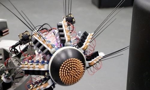 Robot That Combines Touch And Vision To Effectively Navigate