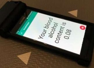 Smartphone-Screen-Integrated Optical Breathalyzer