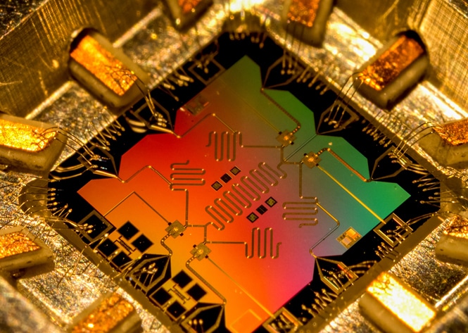New Approaches To Building Quantum Computer