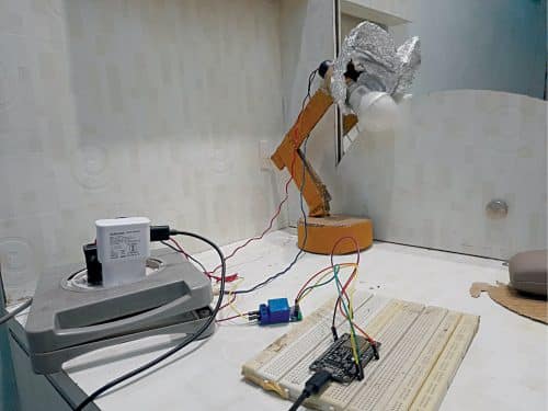 Author’s receiver circuit wired on breadboard for Automated Table Lamp