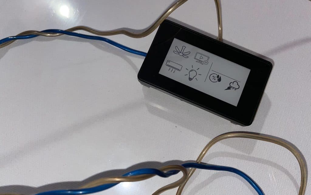 Touch Switch using E-ink Display
