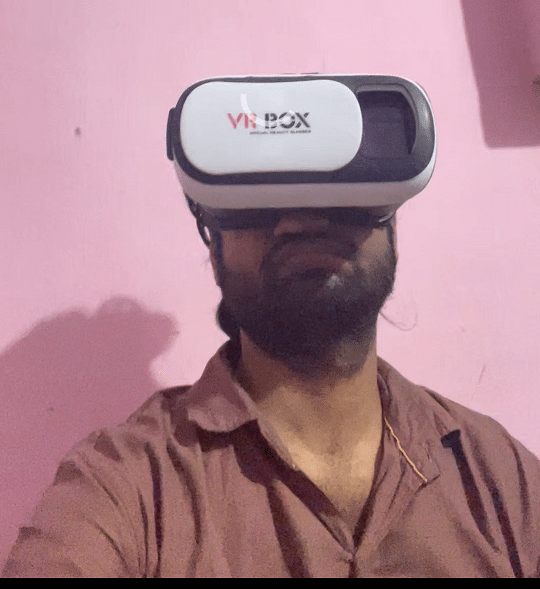 Boy wearing VR-Box