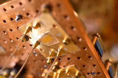 Scientists Control Acoustic Waves On A Chip