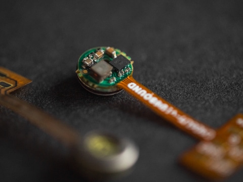 Tiny Audio Module Enables High Performance for Hearables