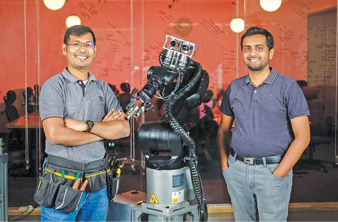 L to R: Gokul N.A. (Co-founder and CTO of CynLr) and Nikhil Ramaswamy (Co-Founder and CEO of CynLr)