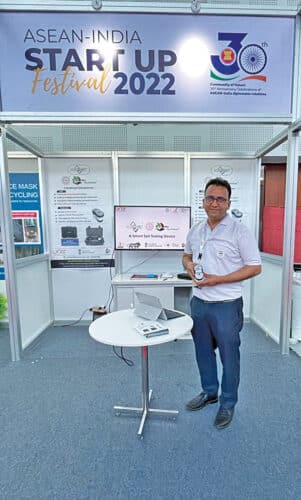 AgroNxt CEO Rajat Vardhan showcasing Bhu-Parikshak at ASEAN-India startup Festival 2022