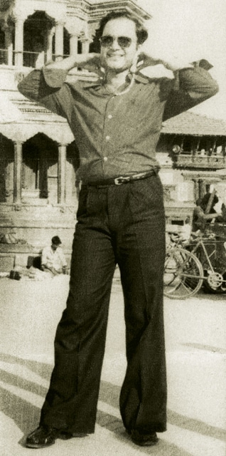 Ajai Chowdhry in Dev Anand style