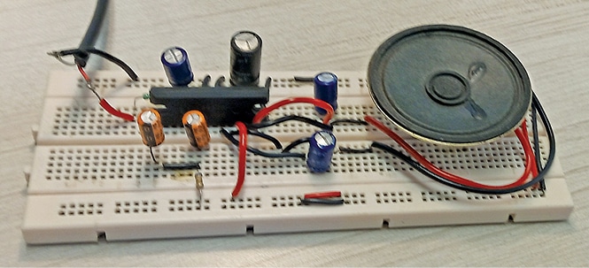 A Simple Audio Amplifier With Dual Power Source