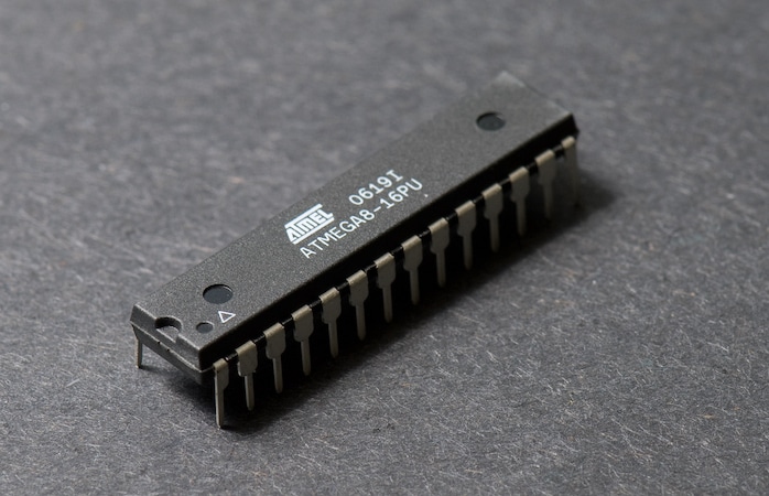 How To Program AVR Microcontroller Using Atmega16?
