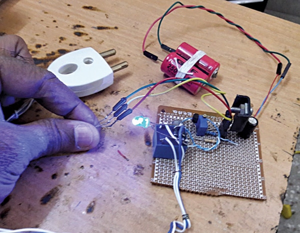 Simple Temperature Controller Using The TMP36 Sensor