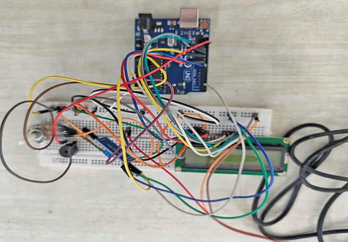 Real-Time Lathe Machine Monitoring with Arduino