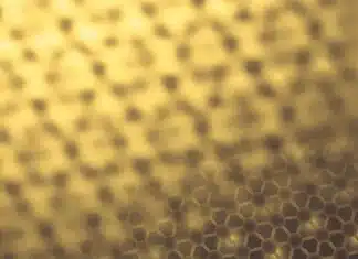 An intercrystal formed by overlaying twisted graphene on hexagonal boron nitride