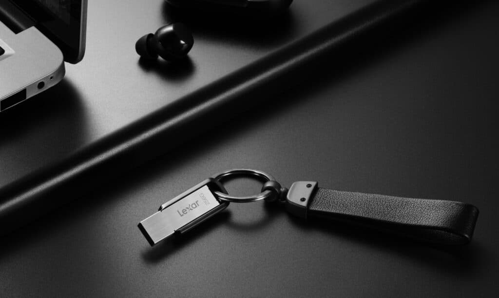 Lexar JumpDrive M400 USB 3.0 Flash Drive