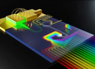 Schematic shows diffractive element splitting comb lines in the high-power microcomb source.