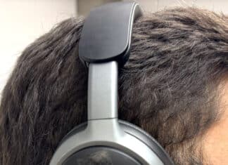 Noise-Blocking AI Headphones