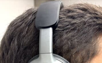 Noise-Blocking AI Headphones