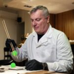 Bare Carbon Fibres Become Microactuators