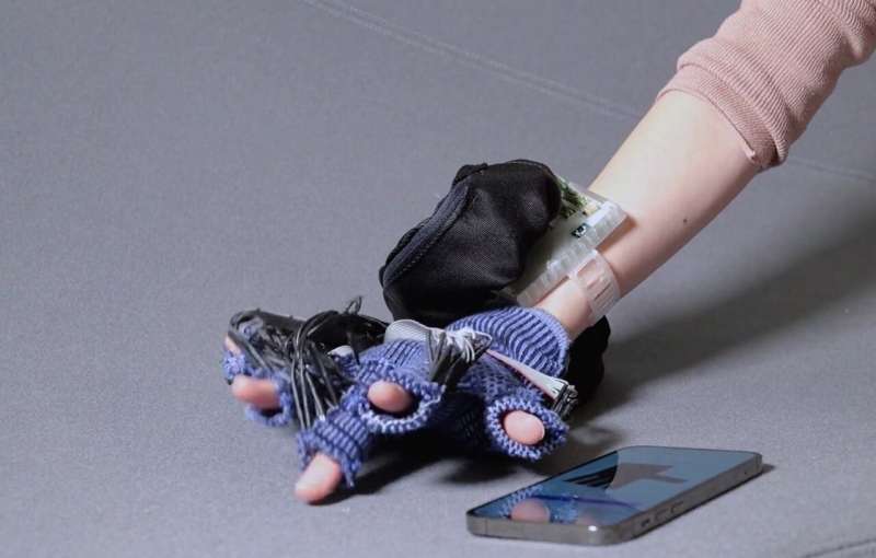 Electronics Driven Glove Compresses Swelling Upto 25%