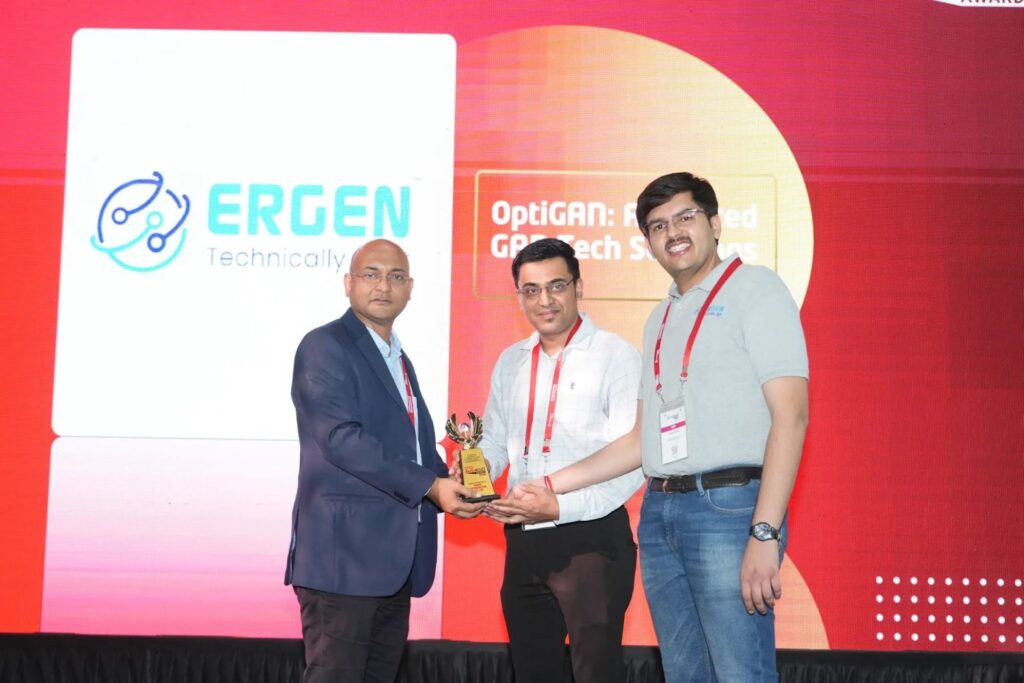 Mr Sahil Nahar and Mr Nityanand Prabhutendolkar from Ergen Technovation collecting their award for creating ‘OptiGAN: advanced GaN tech solutions’ from Varroc’s Mr Pramod Chaudhary 