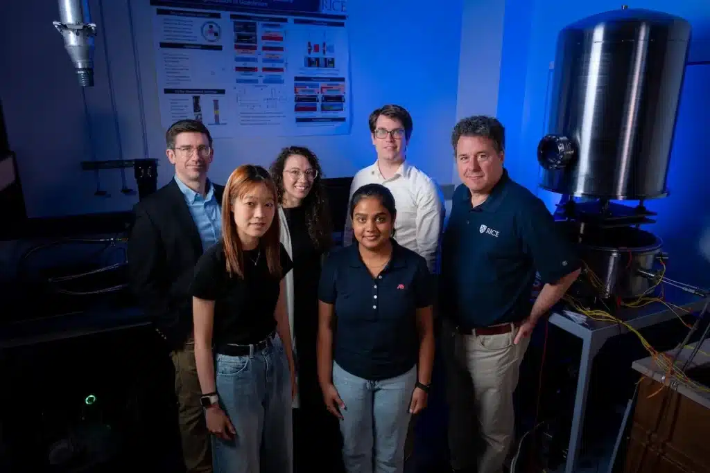 From left to right, Daniel J. Preston; Hung-Yu “Iris” Lin, a PhD student in Preston’s lab and part of the research team; Vanessa Sanchez; Monisha Vijay Kumar; Geoff Wehmeyer and Matteo Pasquali (Photo by Jorge Vidal/Rice University).