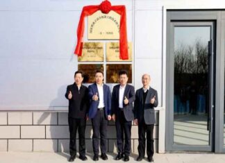 Semi-Solid EV Battery Achieves 1,000 km Range