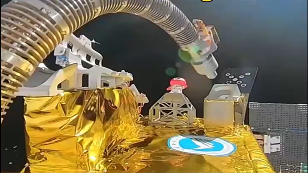 Flexible robotic arm on China’s tech-demo satellite during in-orbit testing
