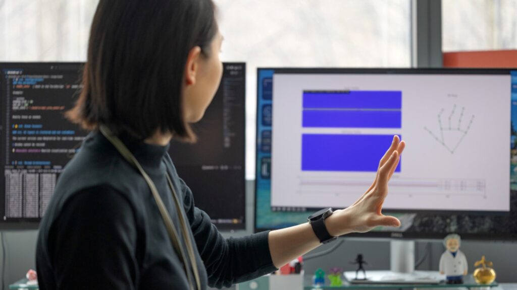 In a first, smartwatches track hand poses using AI acoustic sensing without added hardware.