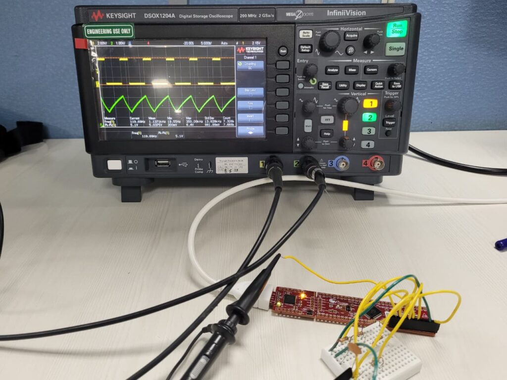 NE555 Timer Rebuilt in PSOC - Complete setup