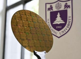 Ultra-Thin MOSFETs Boost Chip Scaling