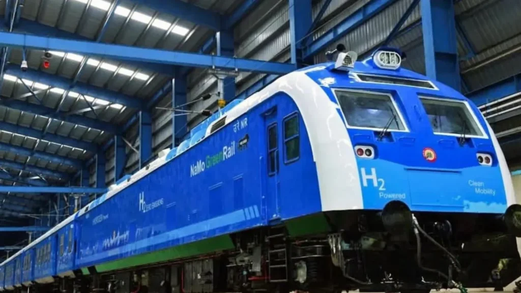 India’s First Homegrown Hydrogen-Powered Train Begins Service, Redefining the Future of Green