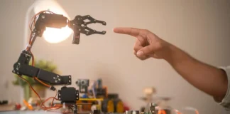 Electric Field Sensor Gives Robots Contactless Object Awareness