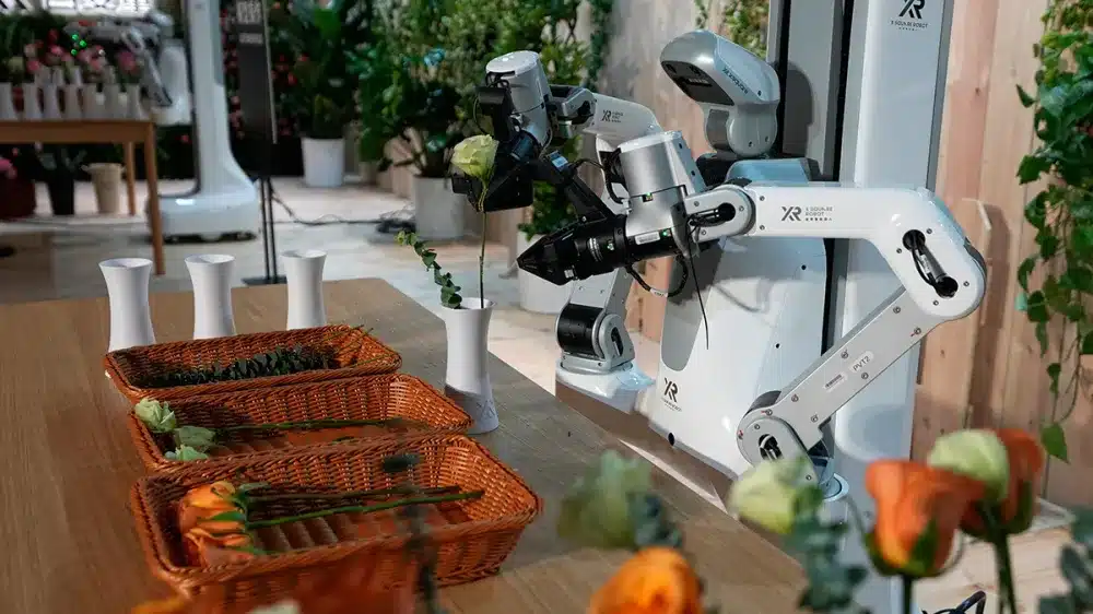 X Square’s WALL-B used AI-based vision and manipulation to identify and reorient randomly arranged parcels for automated sorting.