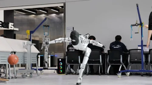 Over one month, students built humanoid motions in simulation and transferred them to physical robots.
